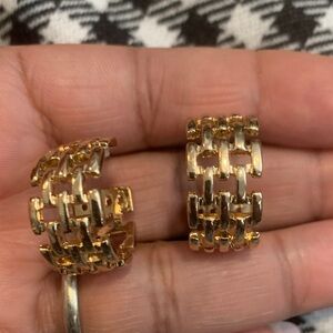 Elegant Gold Hoop Earrings